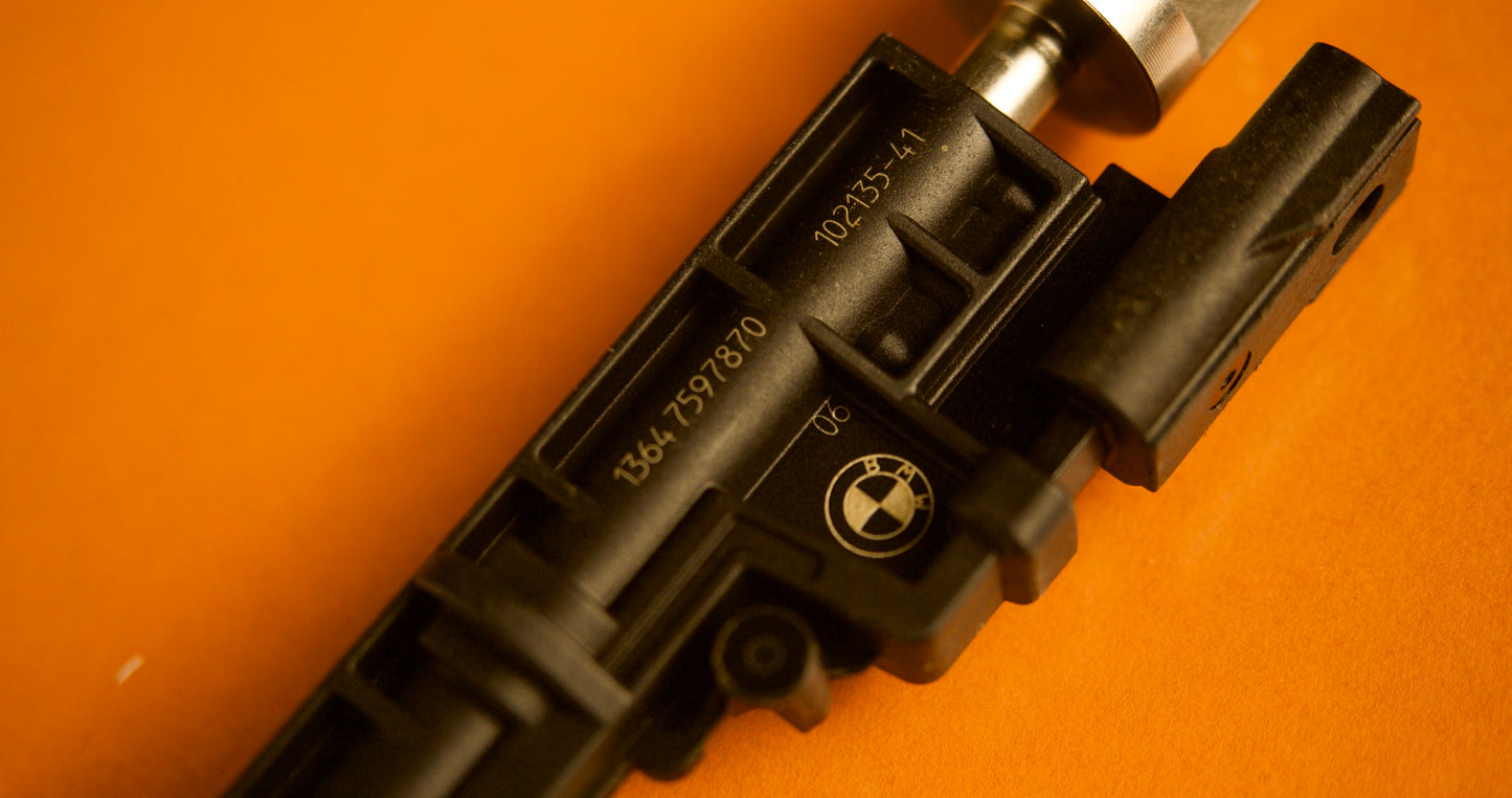 Injection Valve use for BMW 3 2004-2012,OE:13647597870