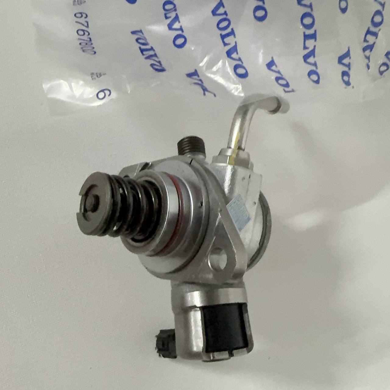 VOLVO XC60 High Pressure Fuel Pump 32140068 NEW GENUINE