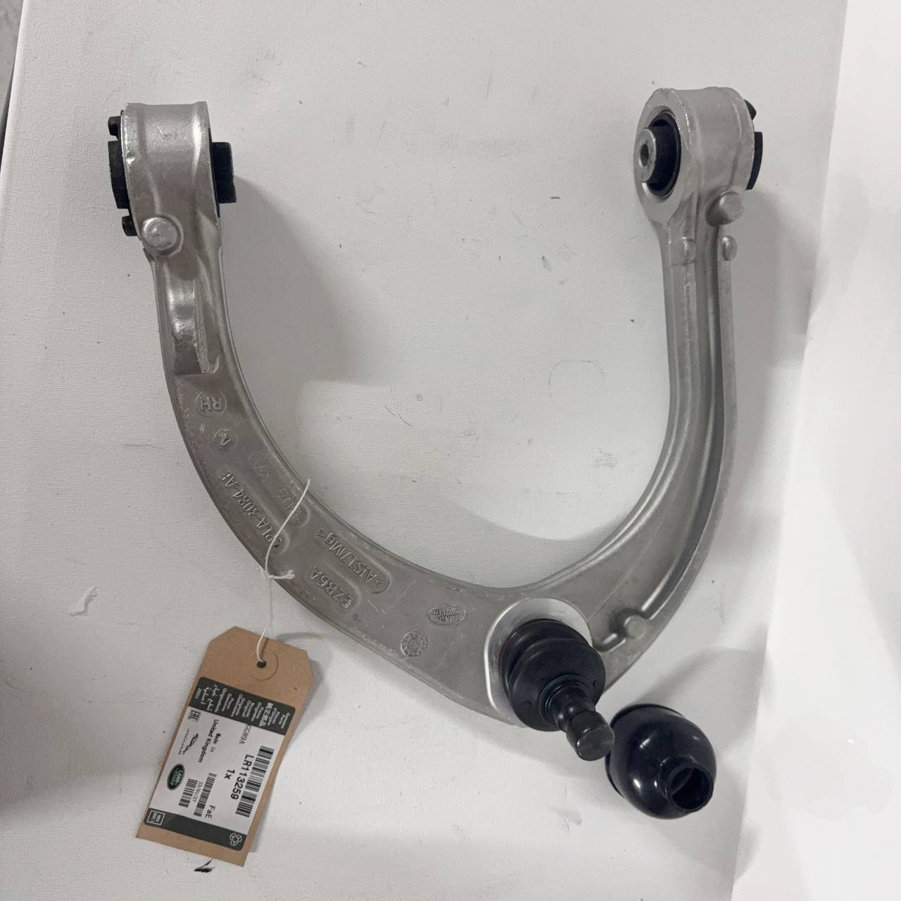 ront Right Upper Control Arm LR044841 LR113259 LR113262 LR113263 LR125701 LR044842 GL0860 for Land Rover Range Rover Vogue 2013 – Range Rover Sport 2014 – Discovery 4 2017 – Spare Parts